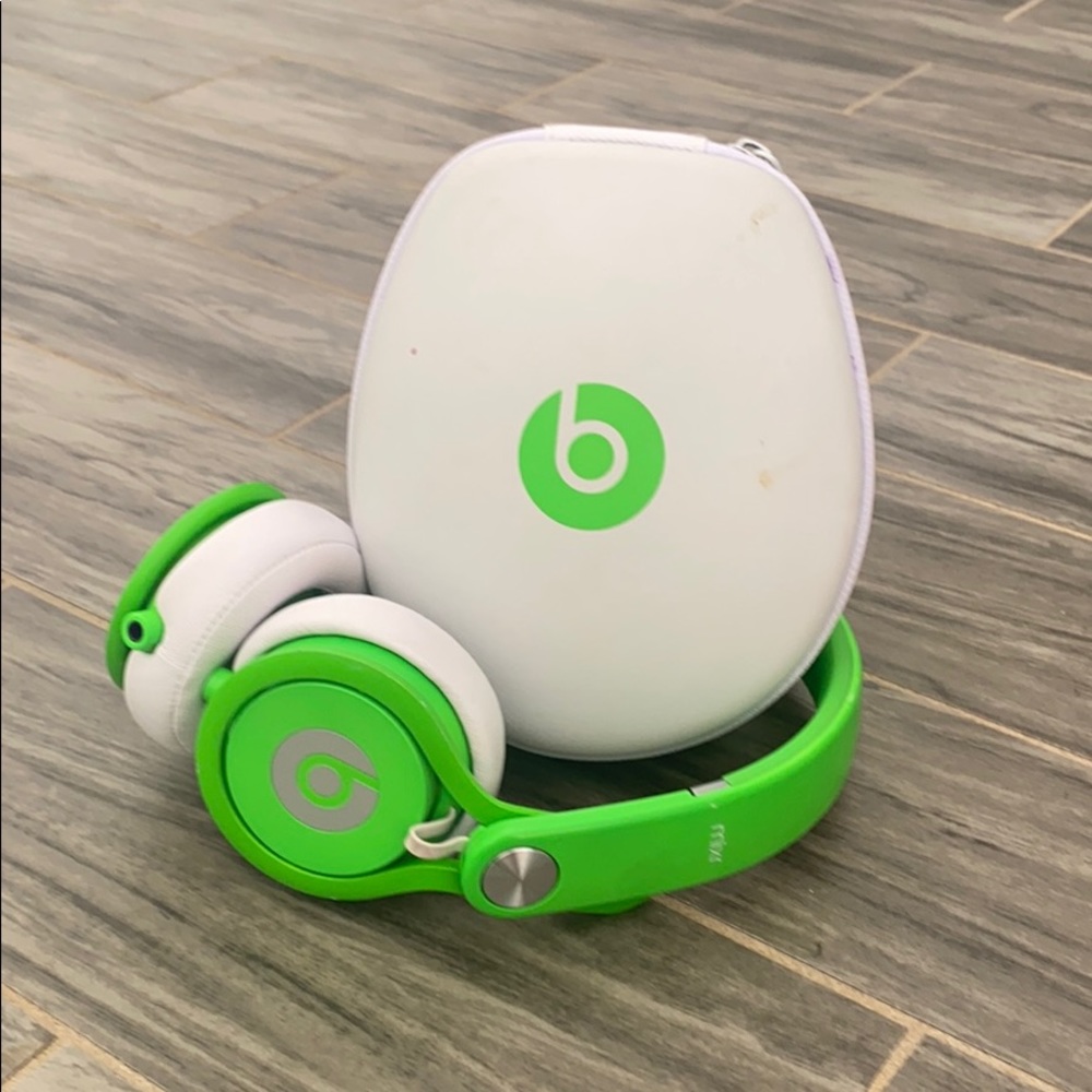 Beats Mixr Neon Green